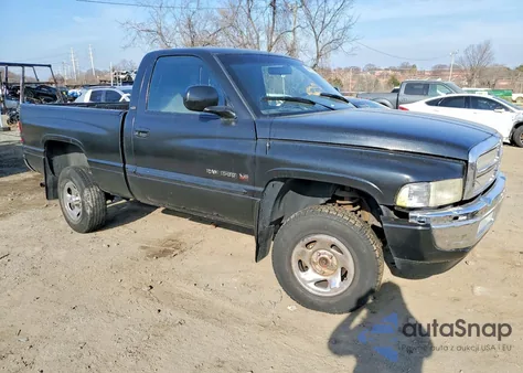 2000 Dodge Ram 1500 из США, поврежденный, VIN 1B7HF16Y8YS514070